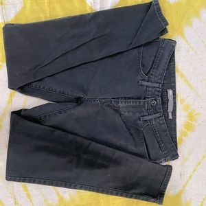 Levi’s black size 28 legging jeans